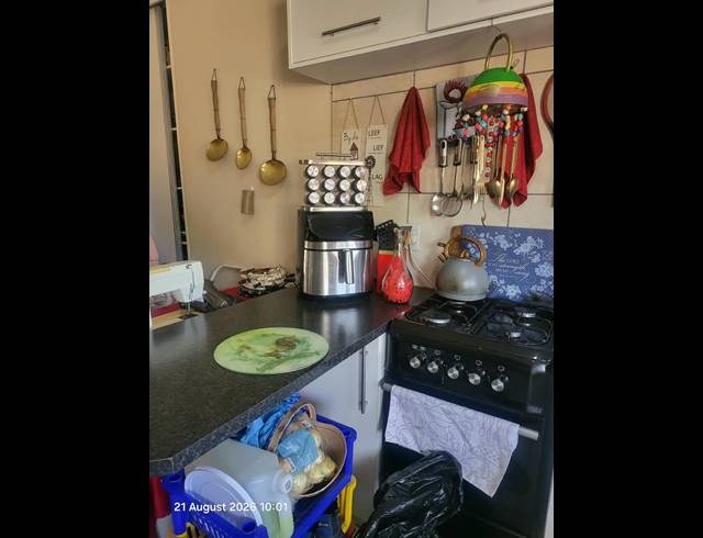 1 BEDROOM FLAT FOR SALE IN SELECTION PARK